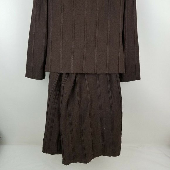 St. John Suit Size 10 & Skirt Size 14 - Picture 4 of 8